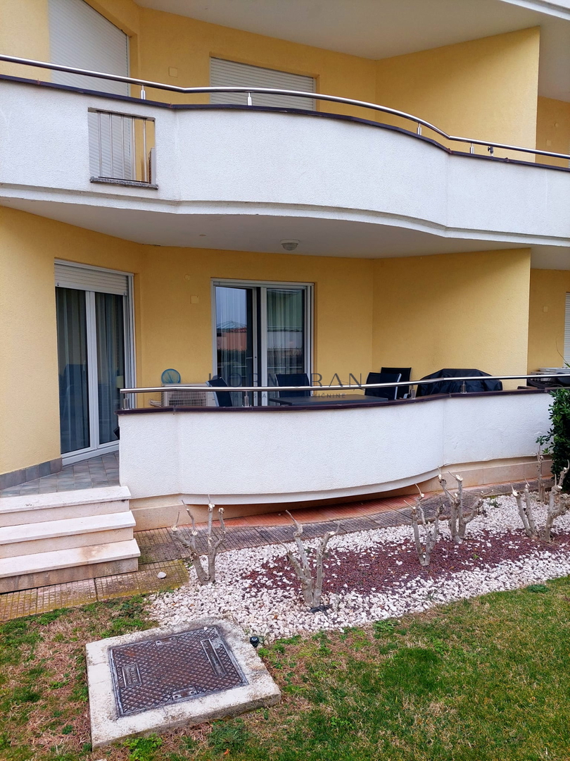 Apartma v pritličju s pogledom na morje